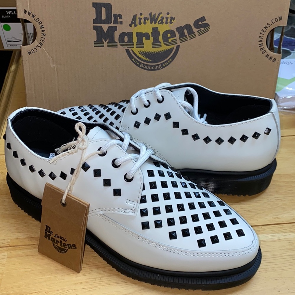 AUTH NIB DR. MARTENS WILLIS STUD CREEPER WHITE